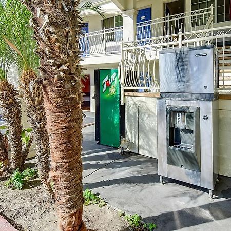 Motel 6 גרדן גרוב מראה חיצוני תמונה