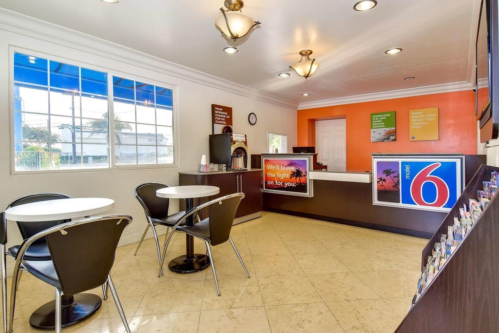 Motel 6 גרדן גרוב מראה חיצוני תמונה