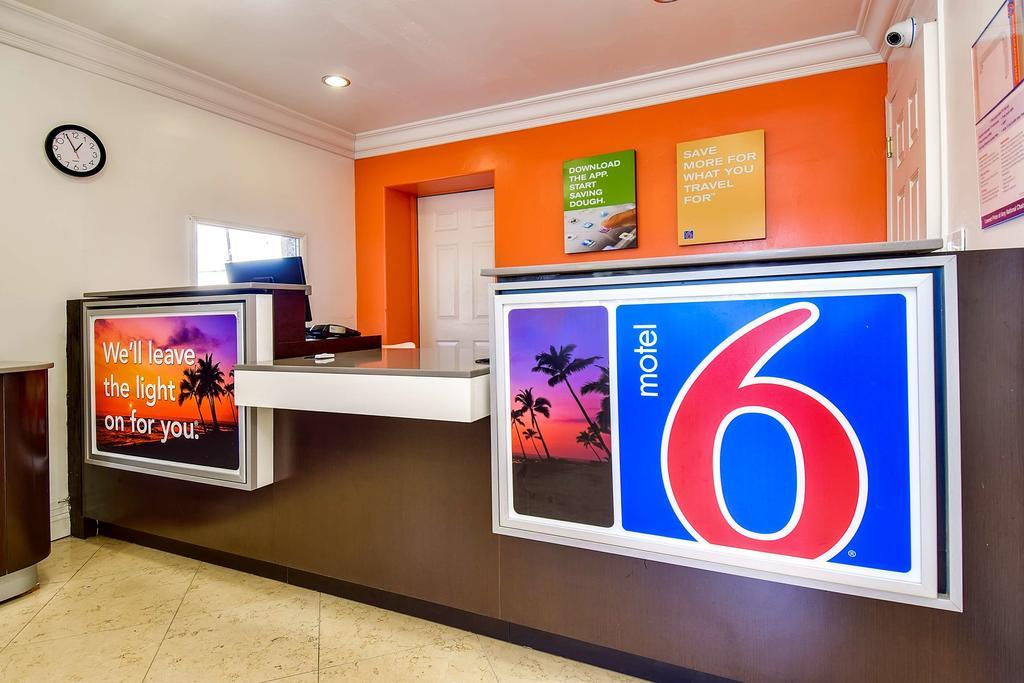 Motel 6 גרדן גרוב מראה חיצוני תמונה
