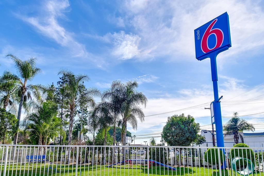 Motel 6 גרדן גרוב מראה חיצוני תמונה