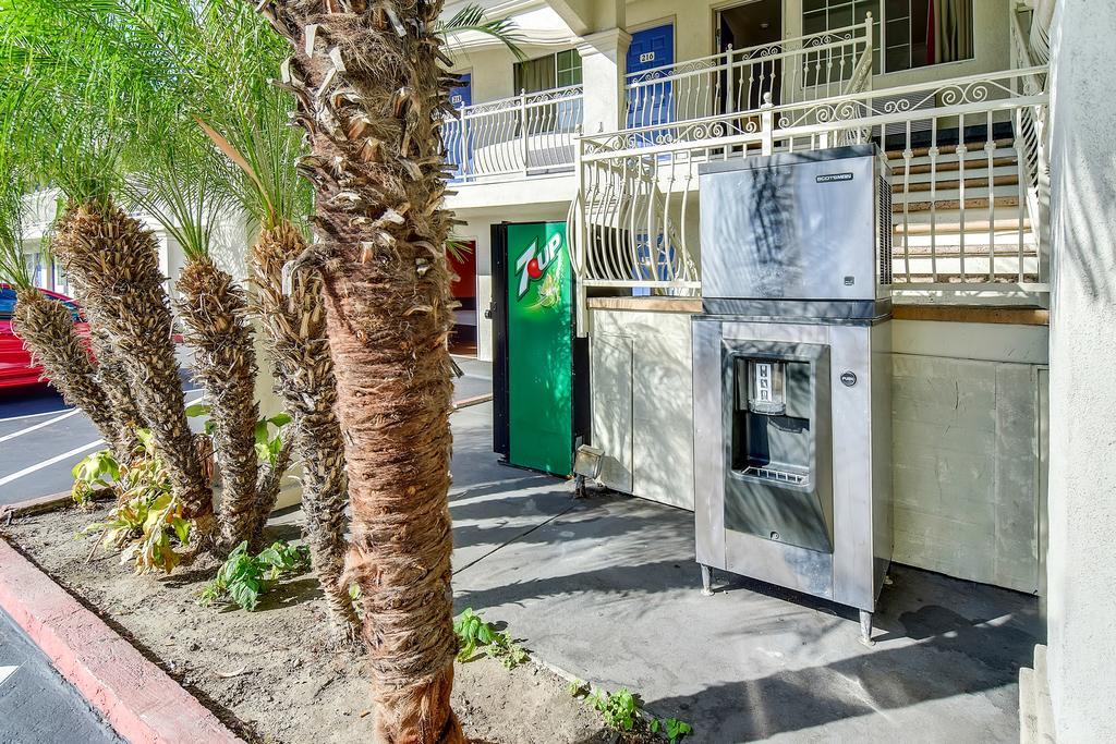 Motel 6 גרדן גרוב מראה חיצוני תמונה